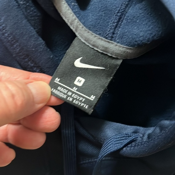 Nike Boston Red Sox Navy Blue Hooded Sweater size Medium - Picture 4 of 6